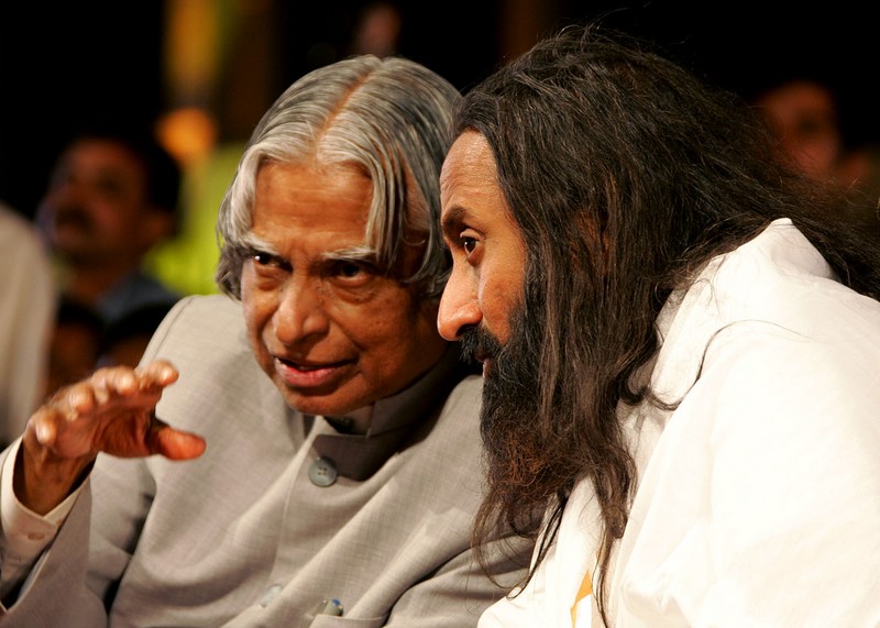 Dr. APJ Abdul Kalam sharing dais with Sri Sri Ravi Shankar, Art of Living Founder